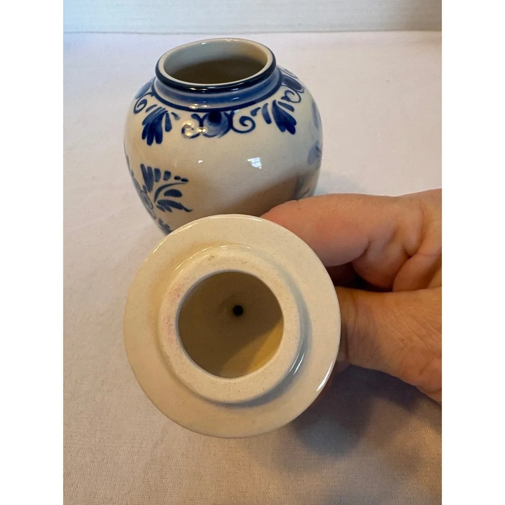 DBL Delfts Blue Ginger Jar Lided Windmill‎ Floral 6 Inch Handpainted by artesian